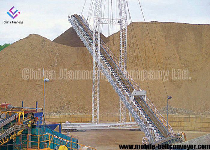 Chargement élevé de camion de pente déchargeant le convoyeur, ceinture de extraction de chargement de camion d'industrie charbonnière de métallurgie