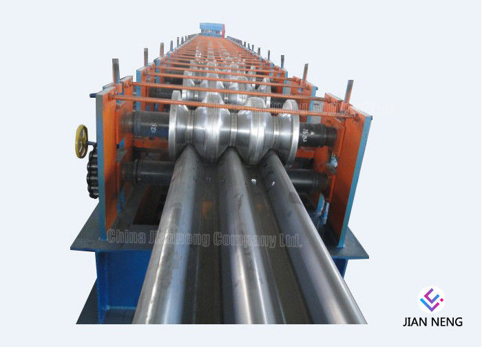 Petit pain formé par W de rail de garde de PLC de tôle de l'acier Cr12 formant la machine pour des routes