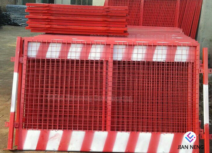 Couleur rouge et blanche de bord de rambarde provisoire de protection pour des sites de construction de bâtiments